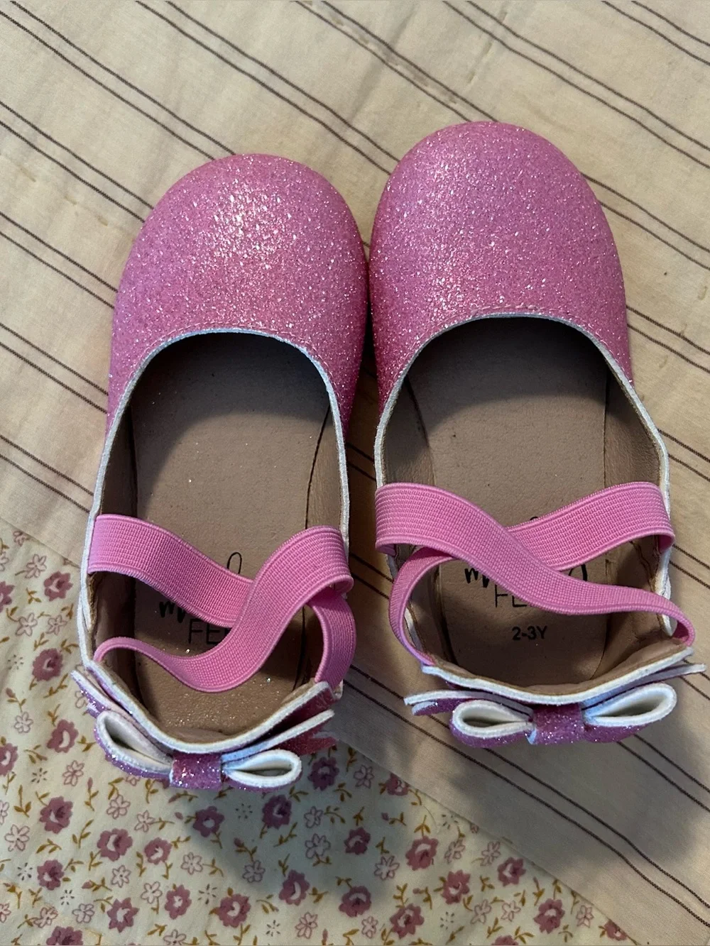 New pink glitter monkey feet ballet sandals size 2-3Y